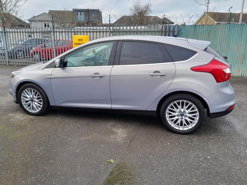 FORD FOCUS