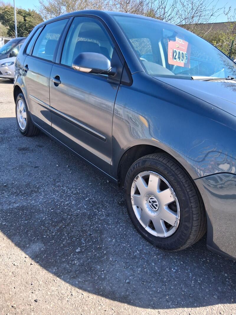 VOLKSWAGEN POLO