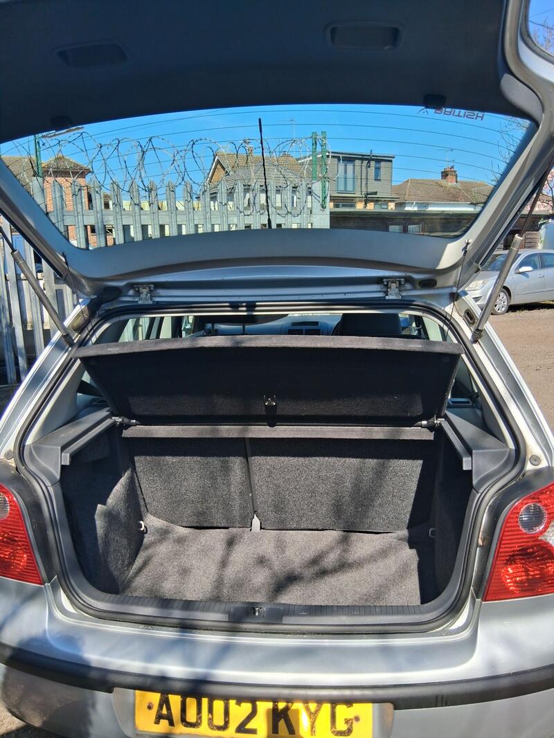 VOLKSWAGEN POLO
