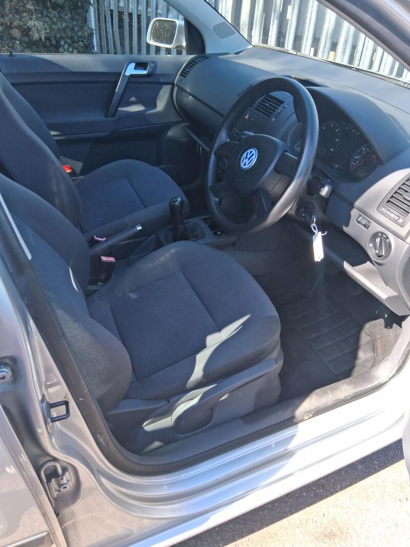 VOLKSWAGEN POLO